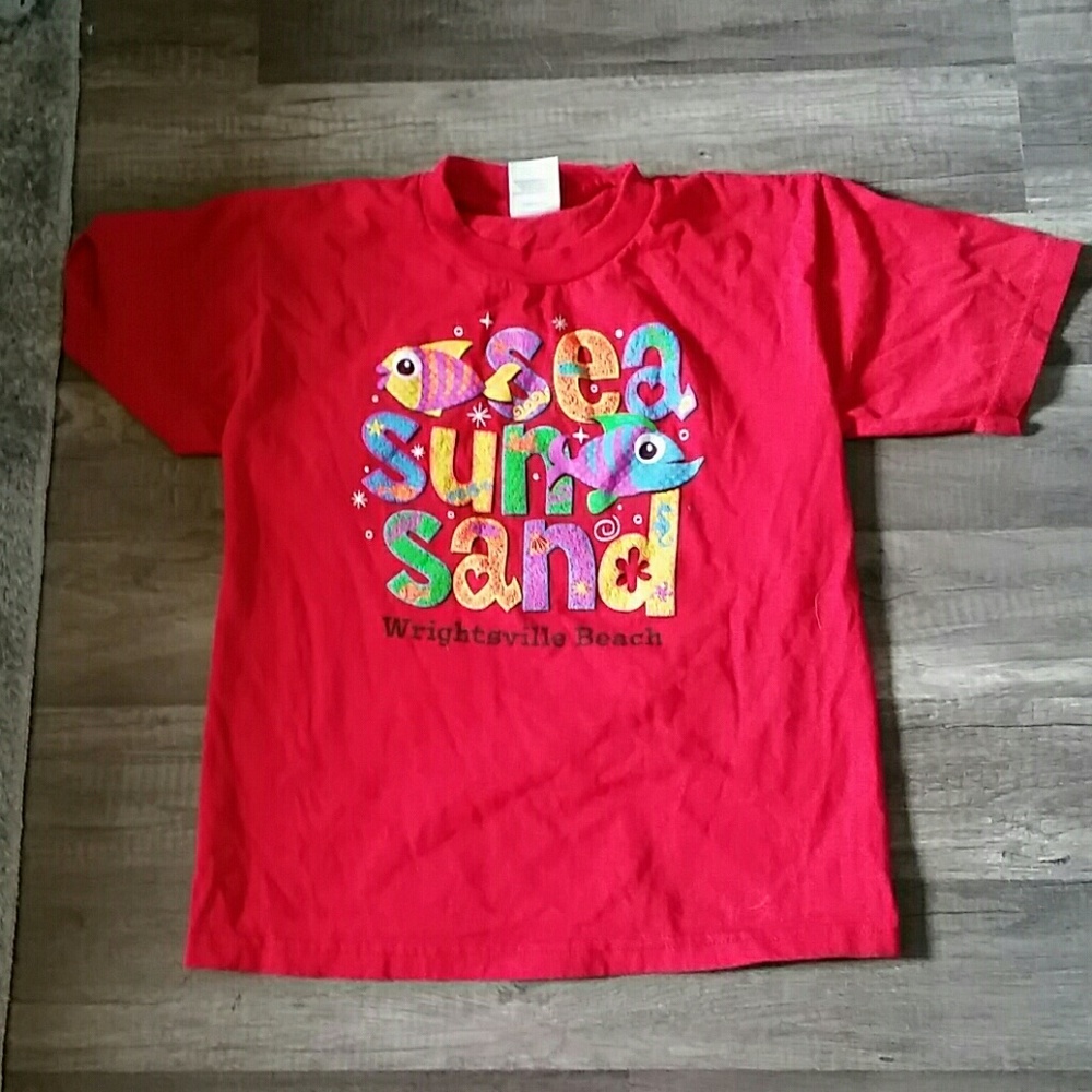I'm selling a girls shirt frome Wrightsville Beach